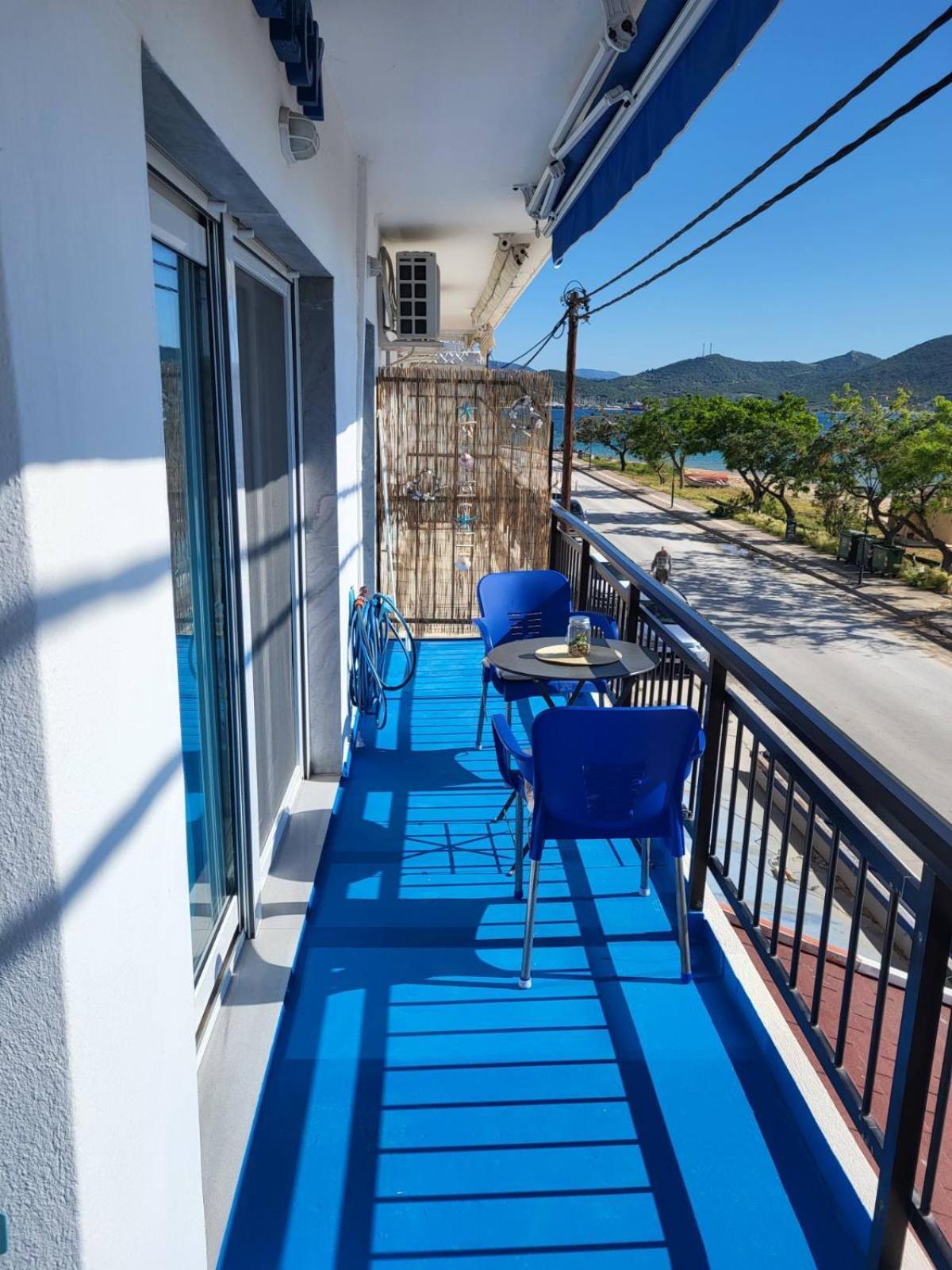 Apartmán Upper Deck Apt. Néa Péramos Exteriér fotografie
