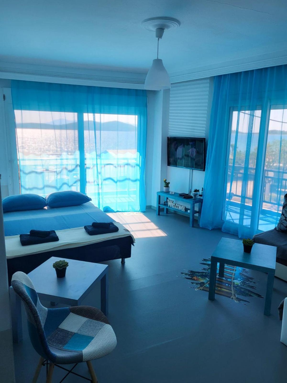 Apartmán Upper Deck Apt. Néa Péramos Exteriér fotografie