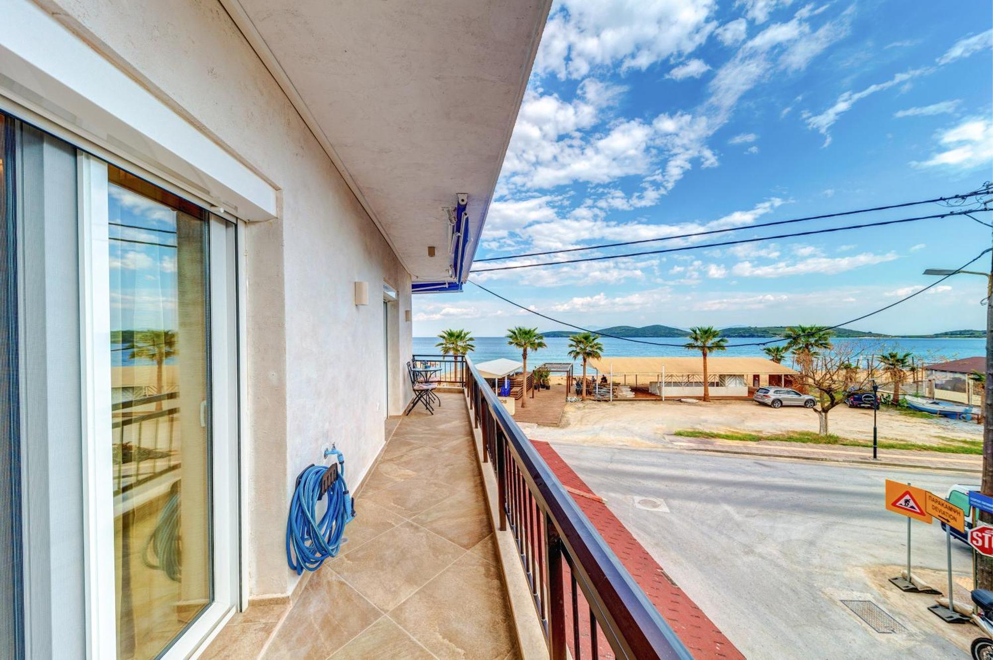 Apartmán Upper Deck Apt. Néa Péramos Exteriér fotografie